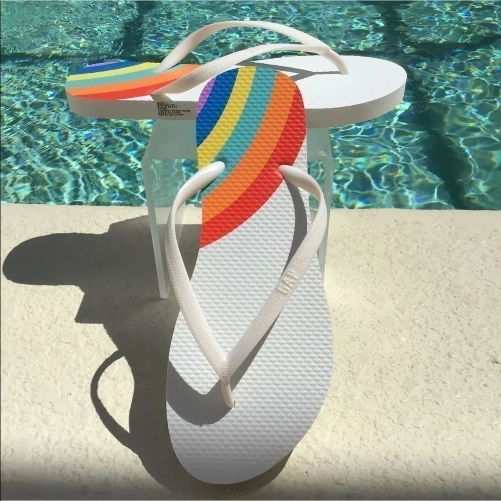 Gap Rainbow Heart Women Flip Flops SZ 10 White Beach Cruise Vacay Sandals NEW - Picture 11 of 12